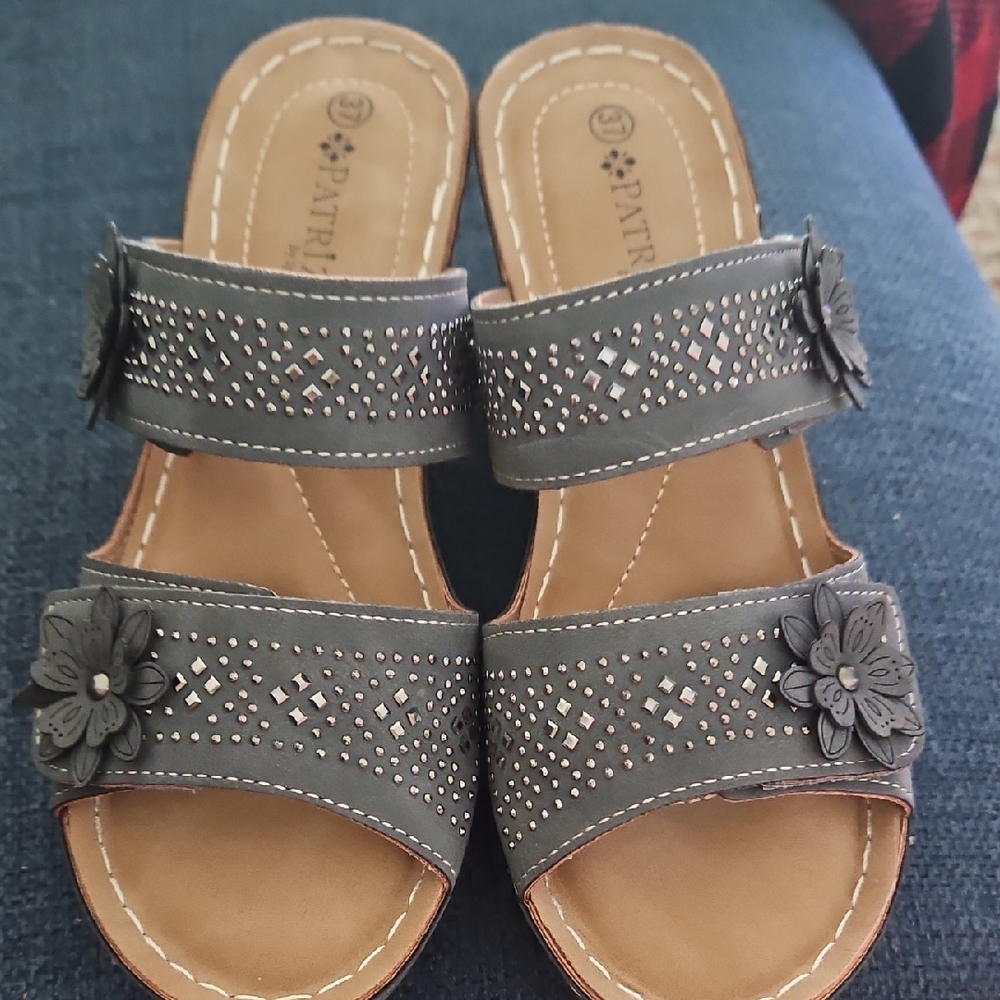 NWOT Gray Patrizia Women's Sandals With Embellishments